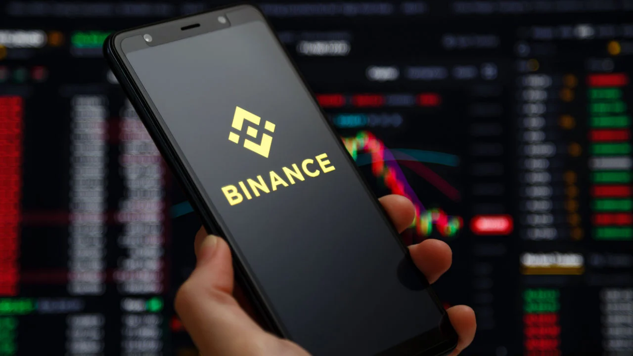 how to use binance app in pakistan